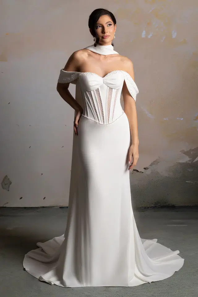 Bronte by Donna Salado Bridal: Mermaid silhouette, sweetheart neckline, separate sleeves, satin