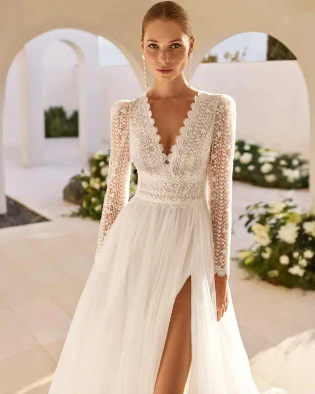 NIZA by Rosa Clara - view 3 of 3