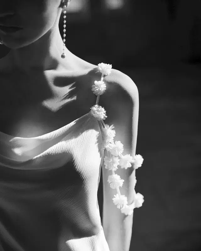 Lali by Rosa Clara - view 2 of 4