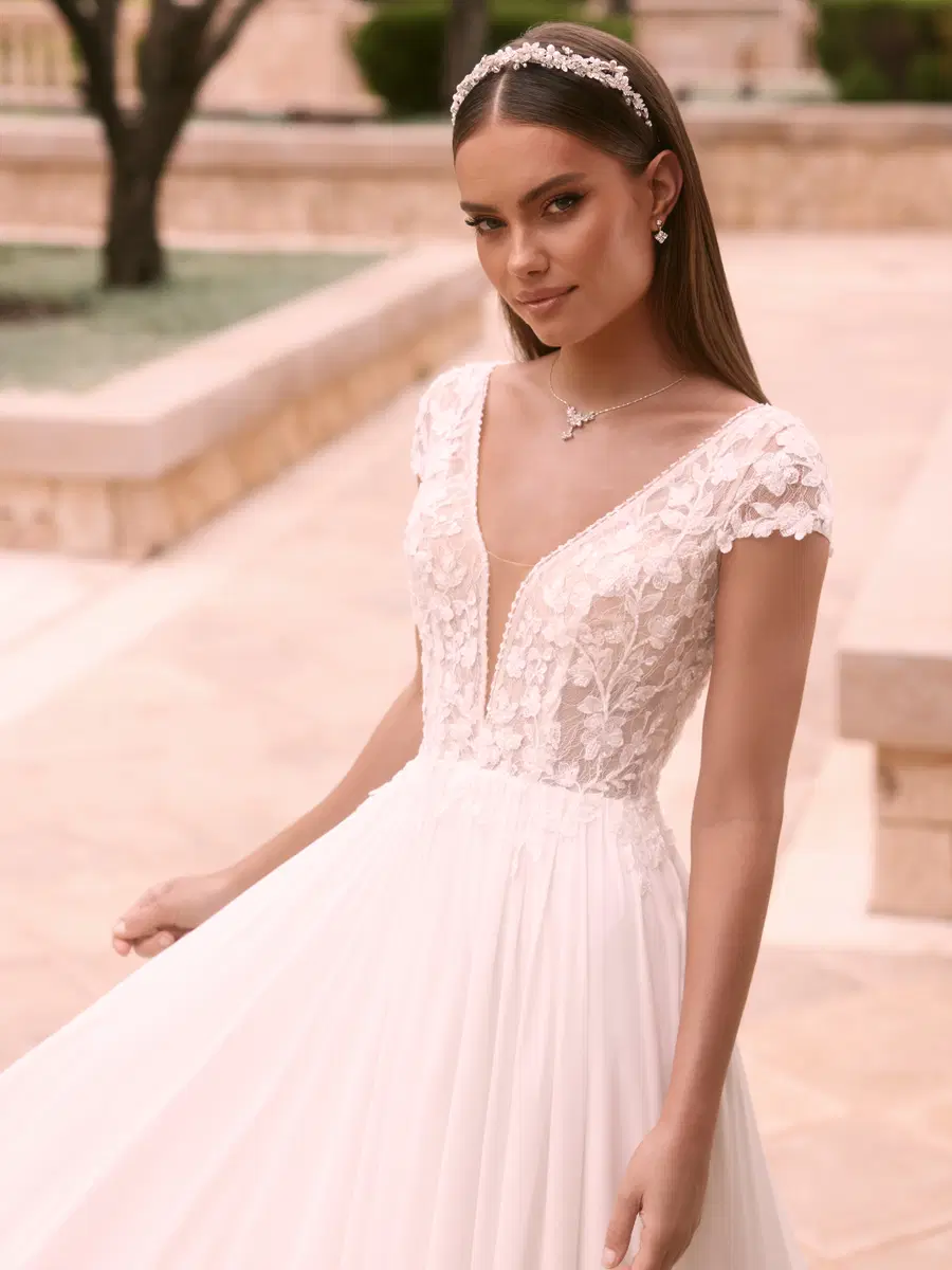 Croceus by Bianco Evento - view 6 of 6