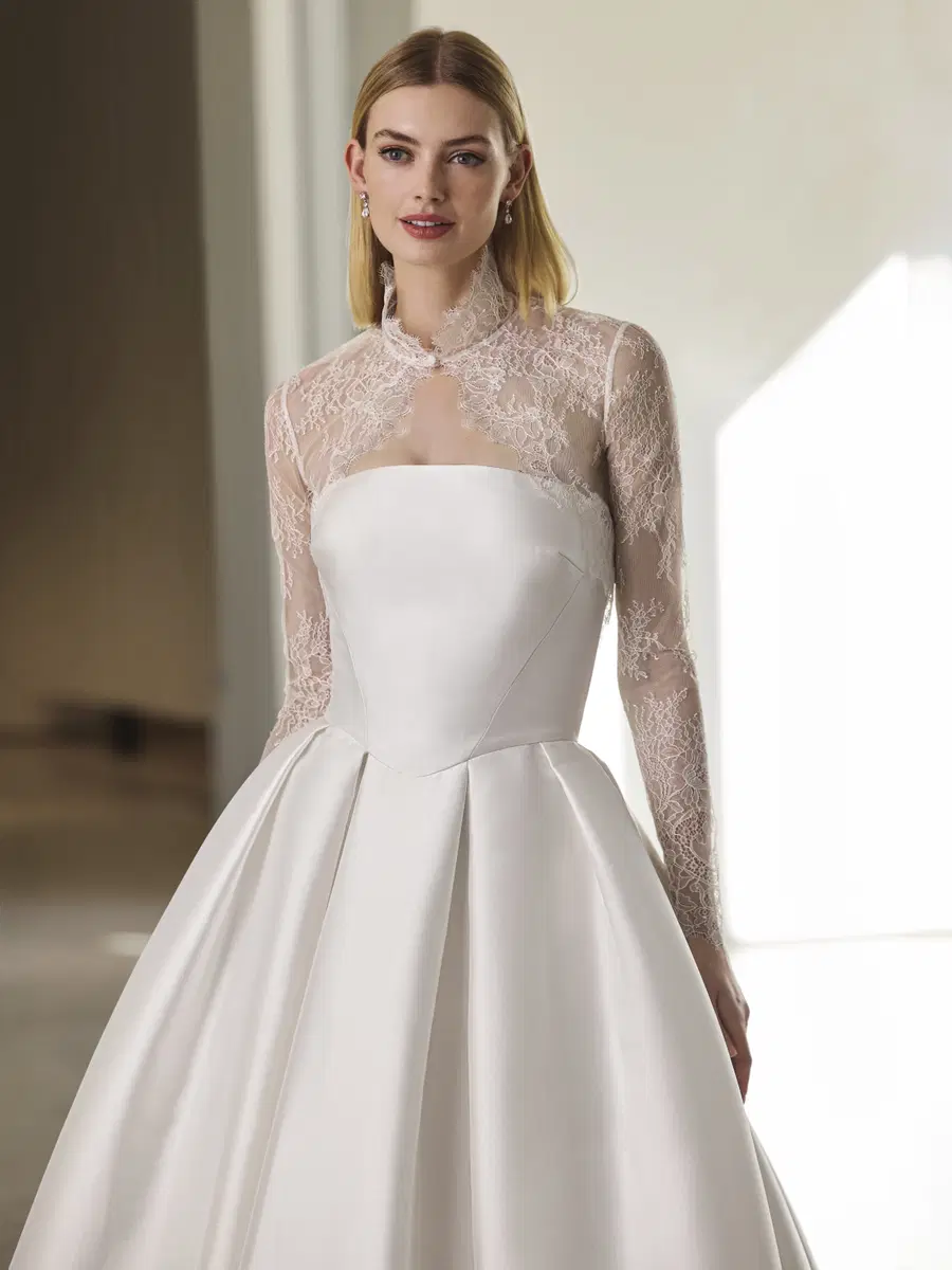JANETTE by Pronovias - view 3 of 5