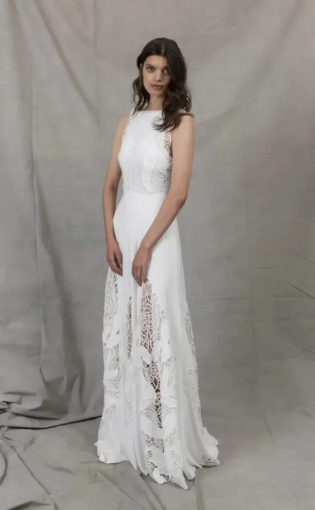 Macra by Kisui: A-Line silhouette, high / halter neckline, sleeveless, lace