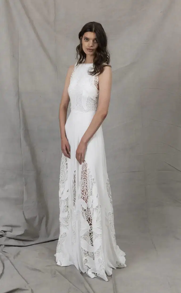 Macra by Kisui: A-Line silhouette, high / halter neckline, sleeveless, lace