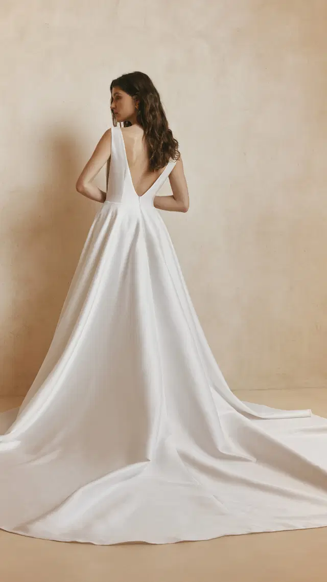 Venetia by Anna Kara - view 4 of 4