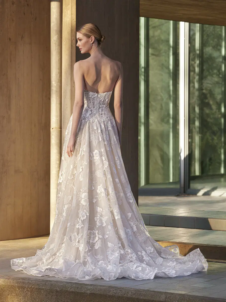 MENTA by Pronovias - view 2 of 3