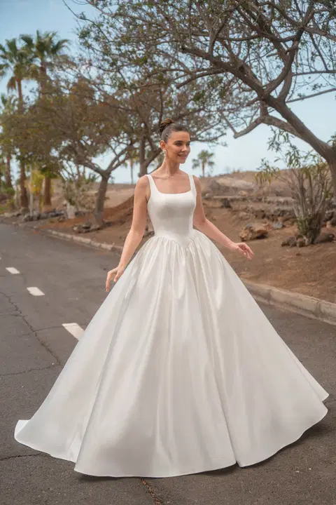 Style 1958 wedding dress by Diane Legrand, ball gown, satin