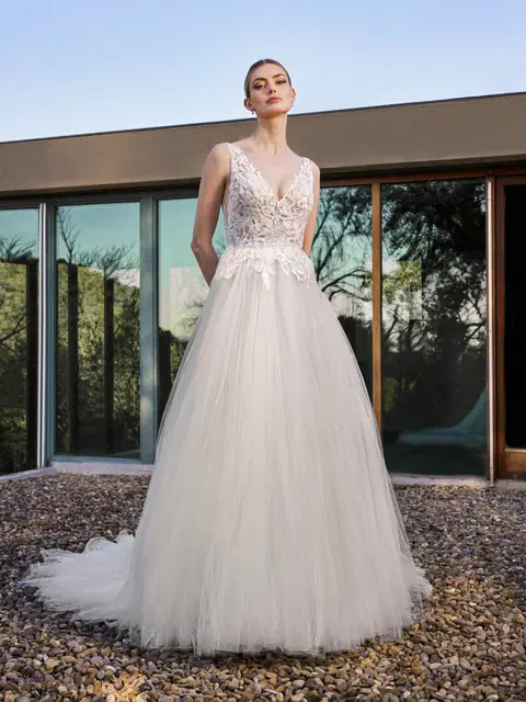 Drevor wedding dress by Pronovias, A-line, lace