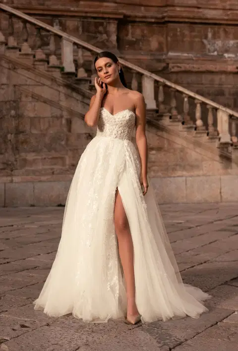 Style 8315 wedding dress by Monica Loretti, ball gown, lace