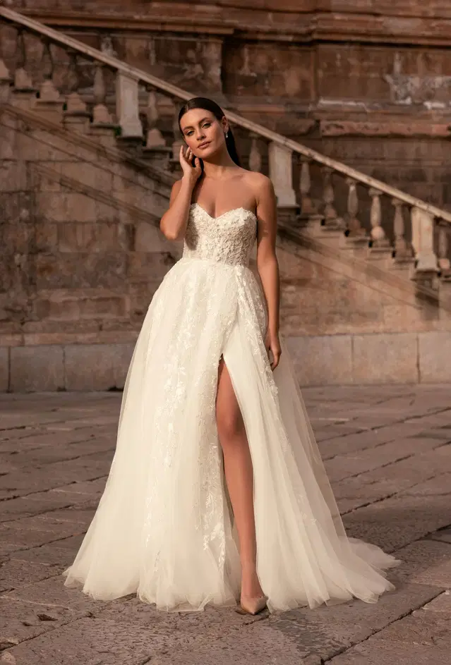 8315 by Monica Loretti: Ball Gown silhouette, sweetheart neckline, sleeveless, lace