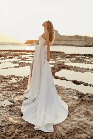 Sargas by Eva Lendel - view 4 of 4