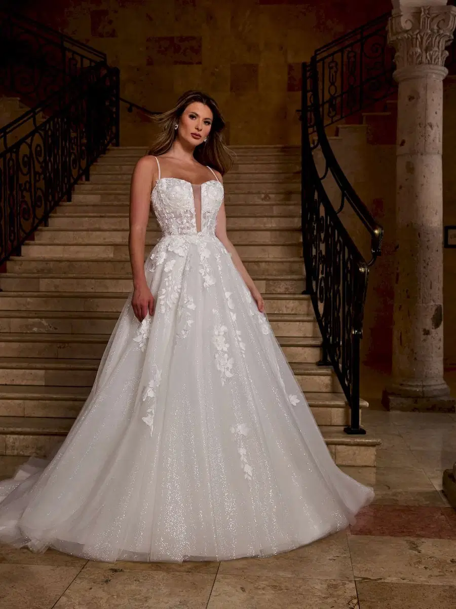 RB5084 by Rachel Allan: Ball Gown silhouette, deep V-neck neckline, sleeveless, lace