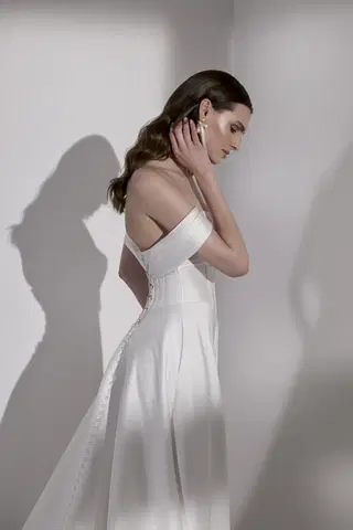 Cambridge by Avenue by Josephine Scott - view 4 of 5
