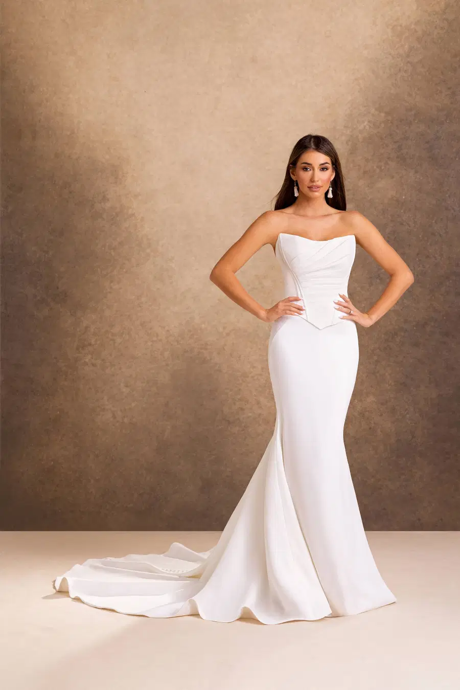 RB2257 by Rachel Allan: Trumpet silhouette, sweetheart neckline, sleeveless, satin