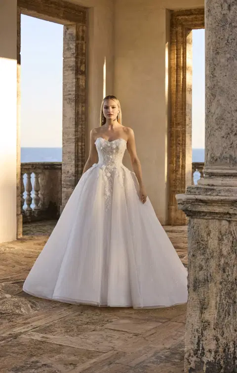 Hedya wedding dress by Veni Infantino, ball gown, lace