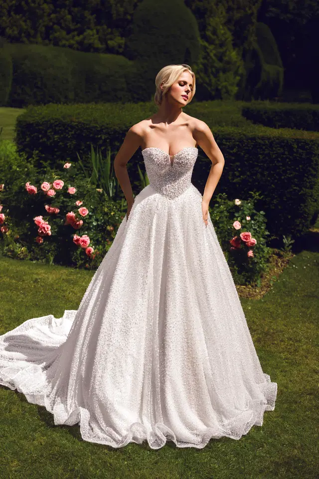 PH1053 by Phoenix Gowns: Ball Gown silhouette, V-neck neckline, sleeveless, tulle