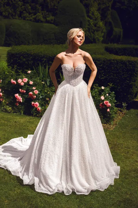 Style PH1053 wedding dress by Phoenix Gowns, ball gown, tulle