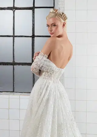 Nova by Avenue by Josephine Scott - view 5 of 5