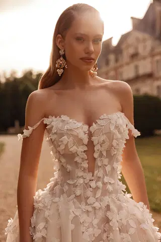 Brigitta by Maks Mariano - view 2 of 5