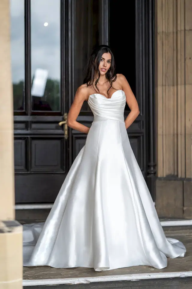 RB3246 by Rachel Allan: Ball Gown silhouette, sweetheart neckline, sleeveless, satin