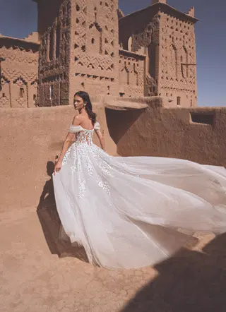 Taylee by Enzoani - view 5 of 6