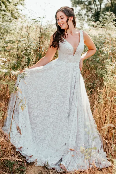 Smilla wedding dress by Sanna Lindström, A-line, lace