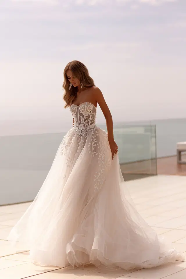 Roma by Tina Valerdi: A-Line silhouette, sweetheart neckline, sleeveless, lace