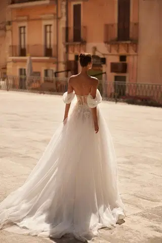 Arnella by Anne Mariée - view 4 of 4