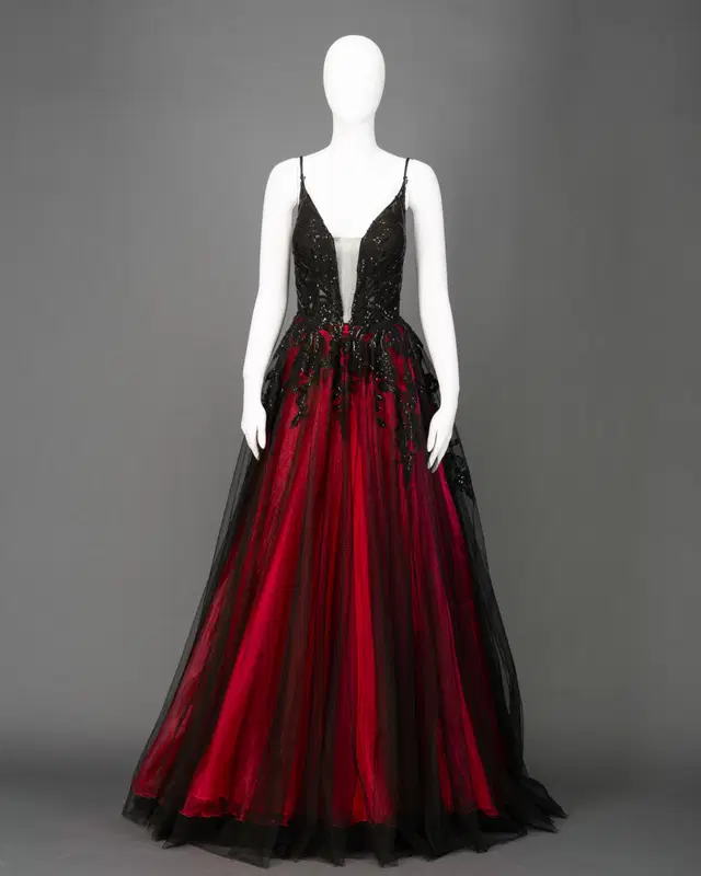 Black Red by DarkDreamCouture - view 1 of 1