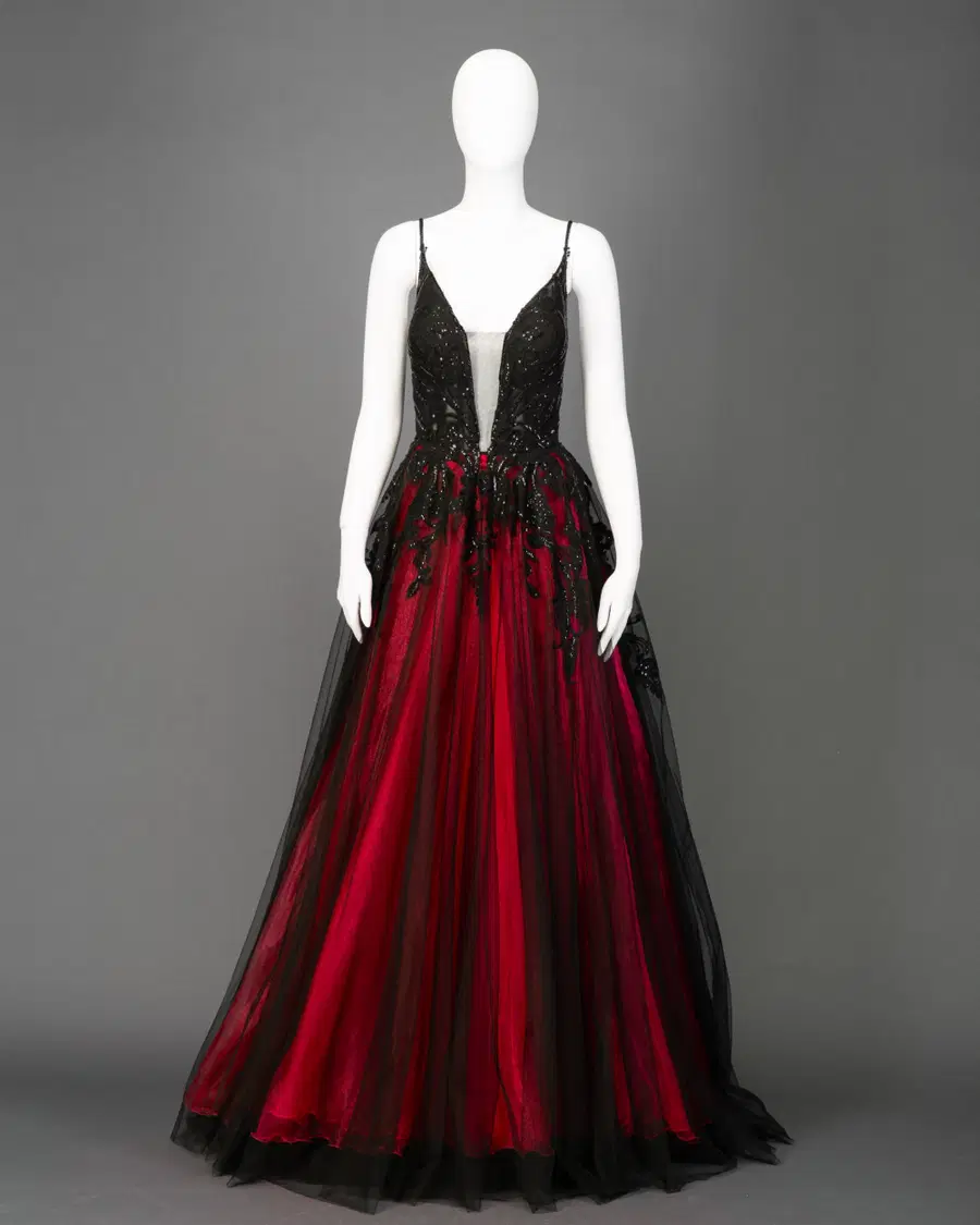 Black Red by DarkDreamCouture - view 1 of 1