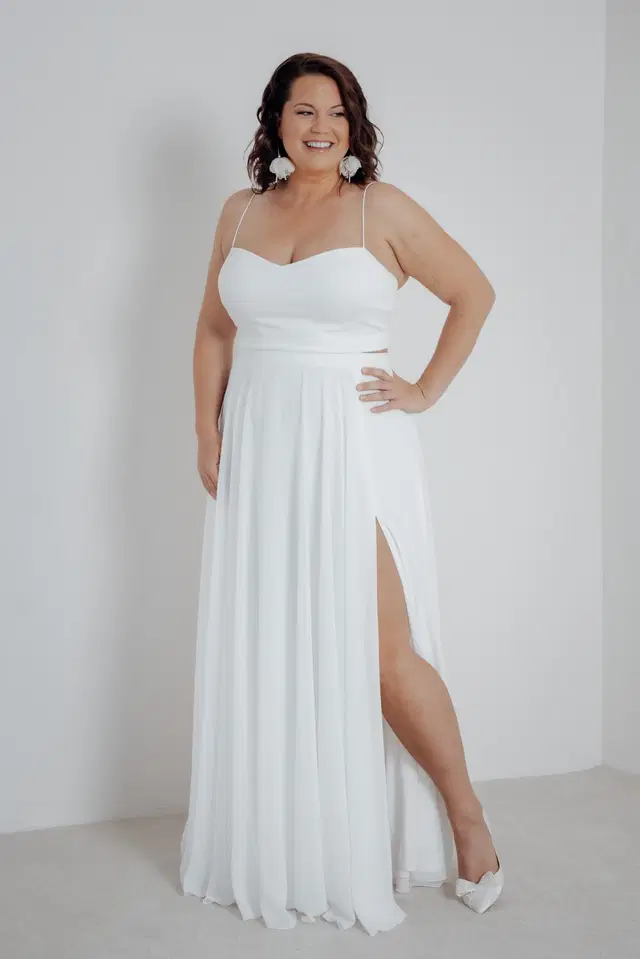 Top Pina Curvy by noni: Two-Piece silhouette, sweetheart neckline, sleeveless, jersey