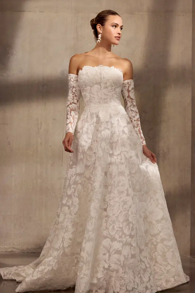 Amara by Avenue by Josephine Scott - view 2 of 6