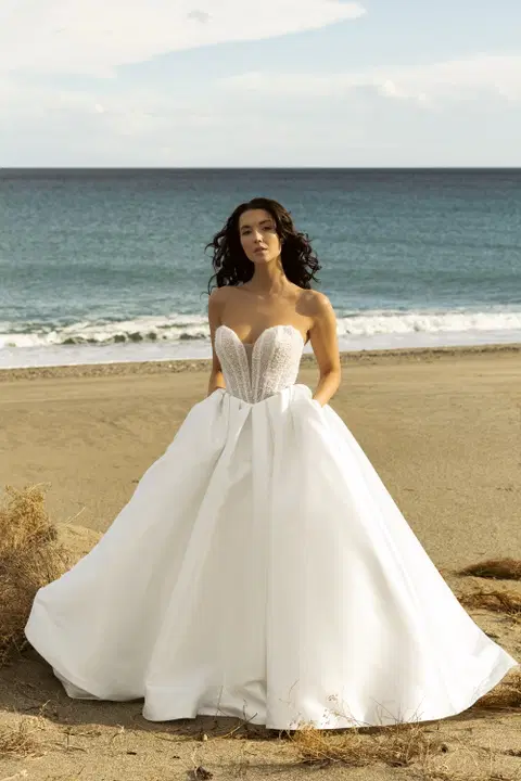Dorohtea wedding dress by Amo & Luv, ball gown, satin