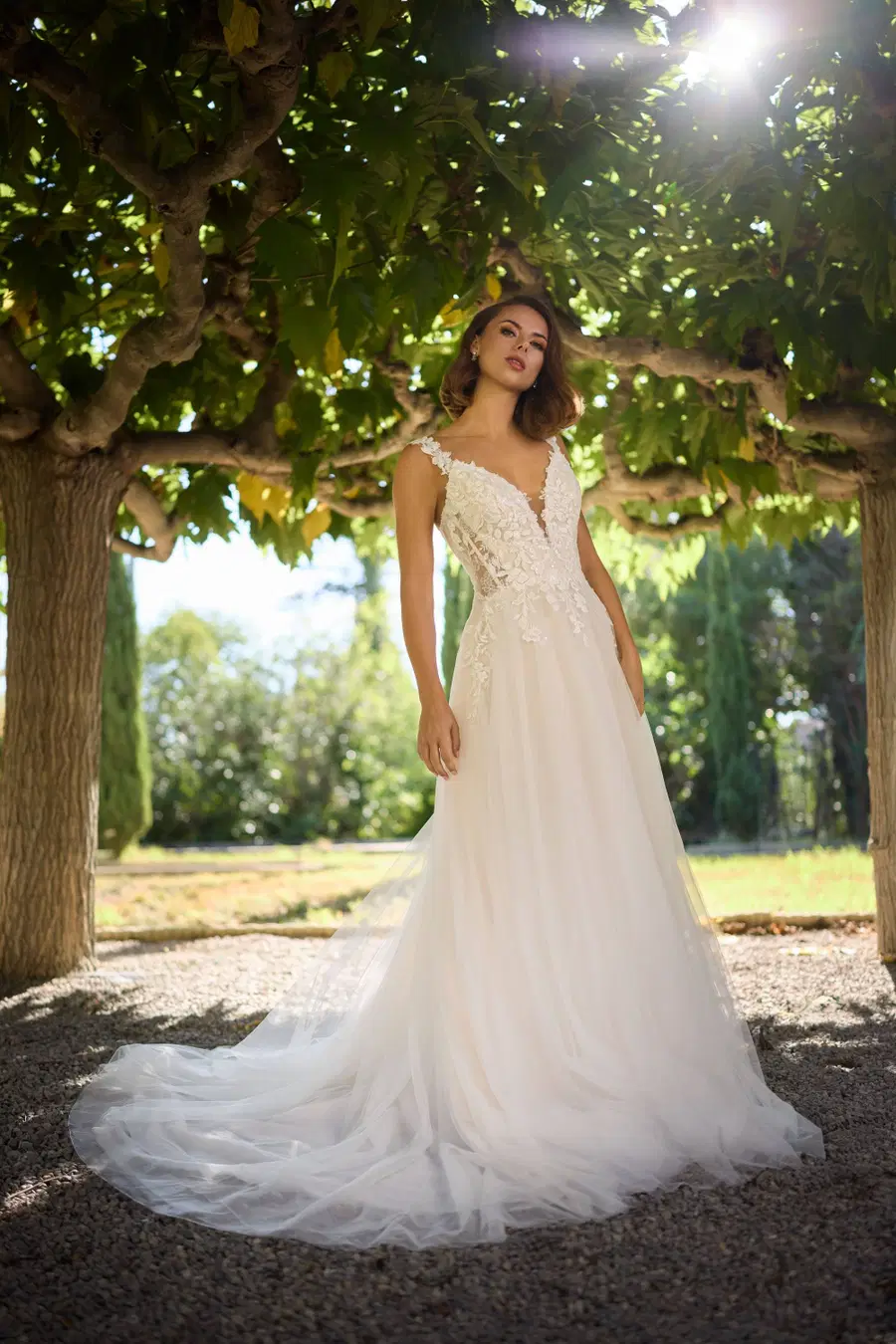 27119 by Très Chic: A-Line silhouette, V-neck neckline, sleeveless, tulle