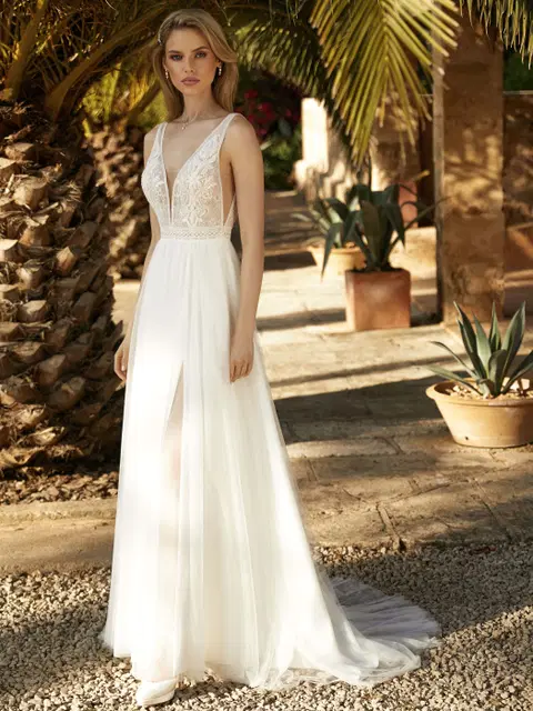Monica wedding dress by Bianco Evento, A-line, tulle