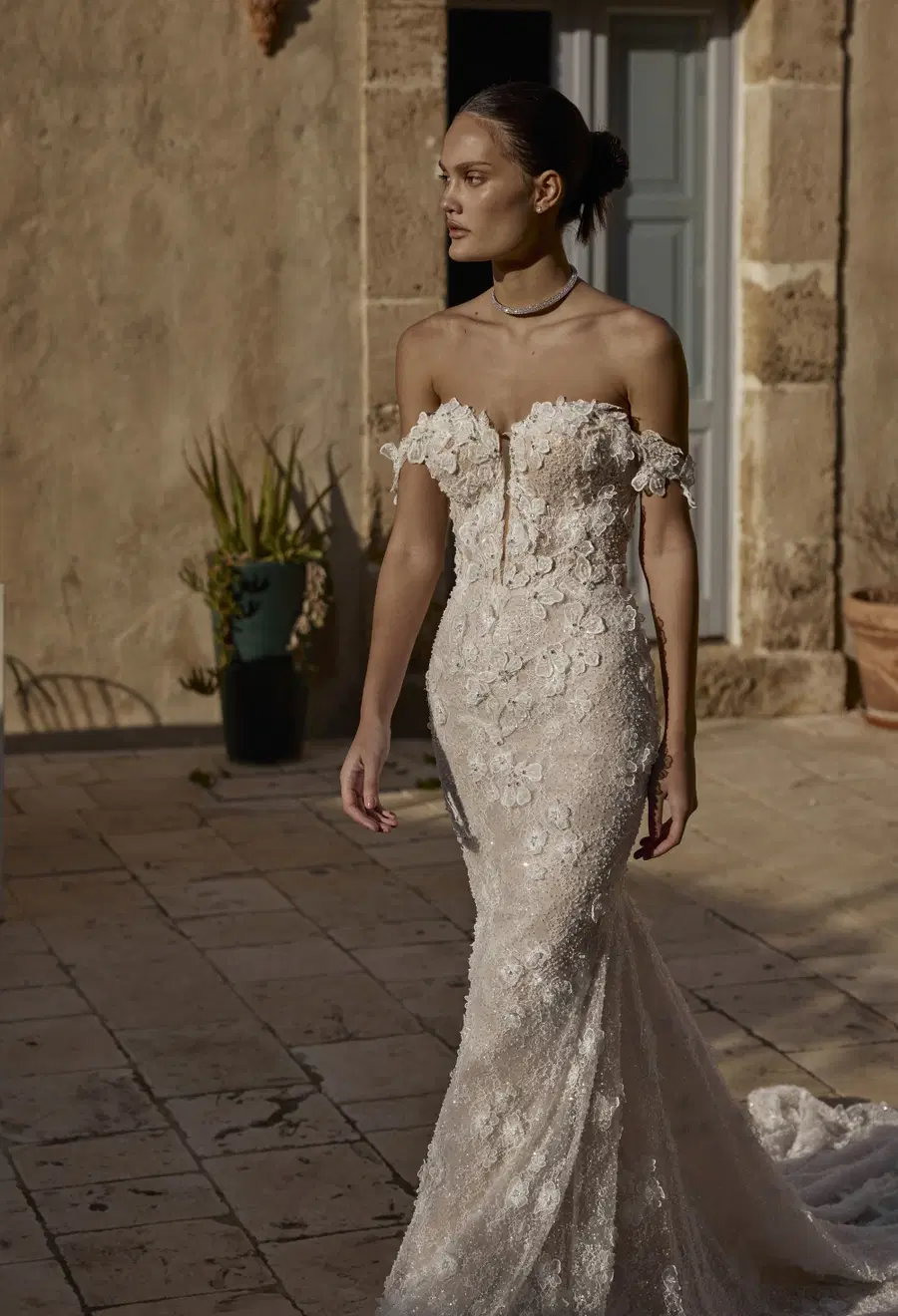 Como 25-011 by Ricca Sposa - view 2 of 7