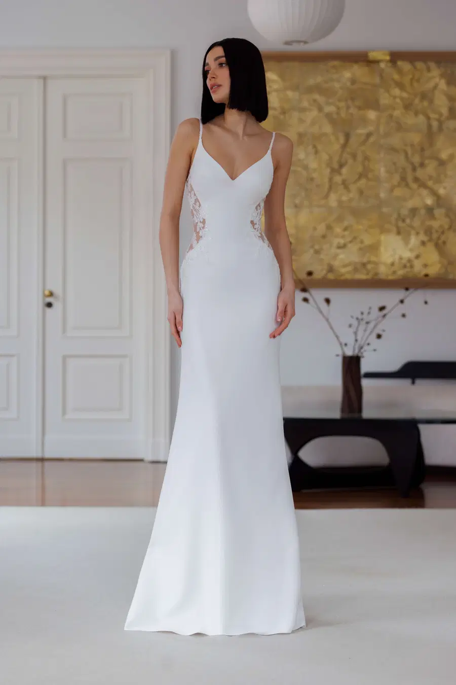 Bond by Jarice: Fit & Flare silhouette, V-neck neckline, satin