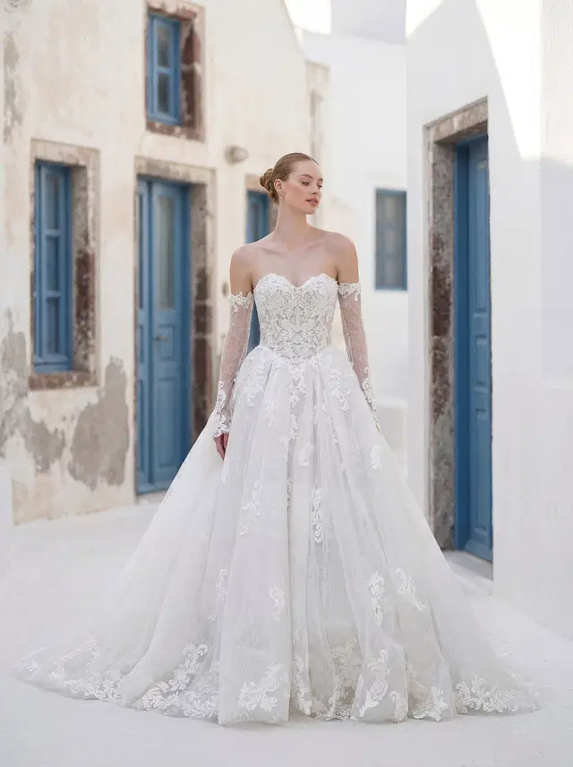 Tera 1010086 by Mori Lee: Ball Gown silhouette, sweetheart neckline, long sleeves, lace