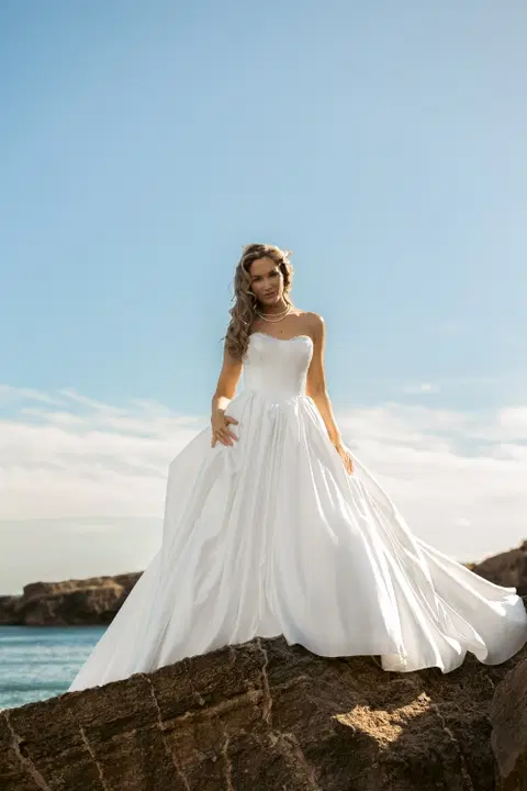 Dominga wedding dress by Amo & Luv, ball gown, satin