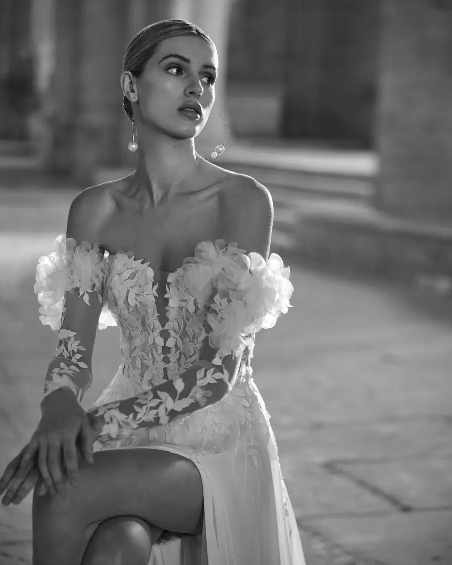Leona by Rosa Clara - view 2 of 3