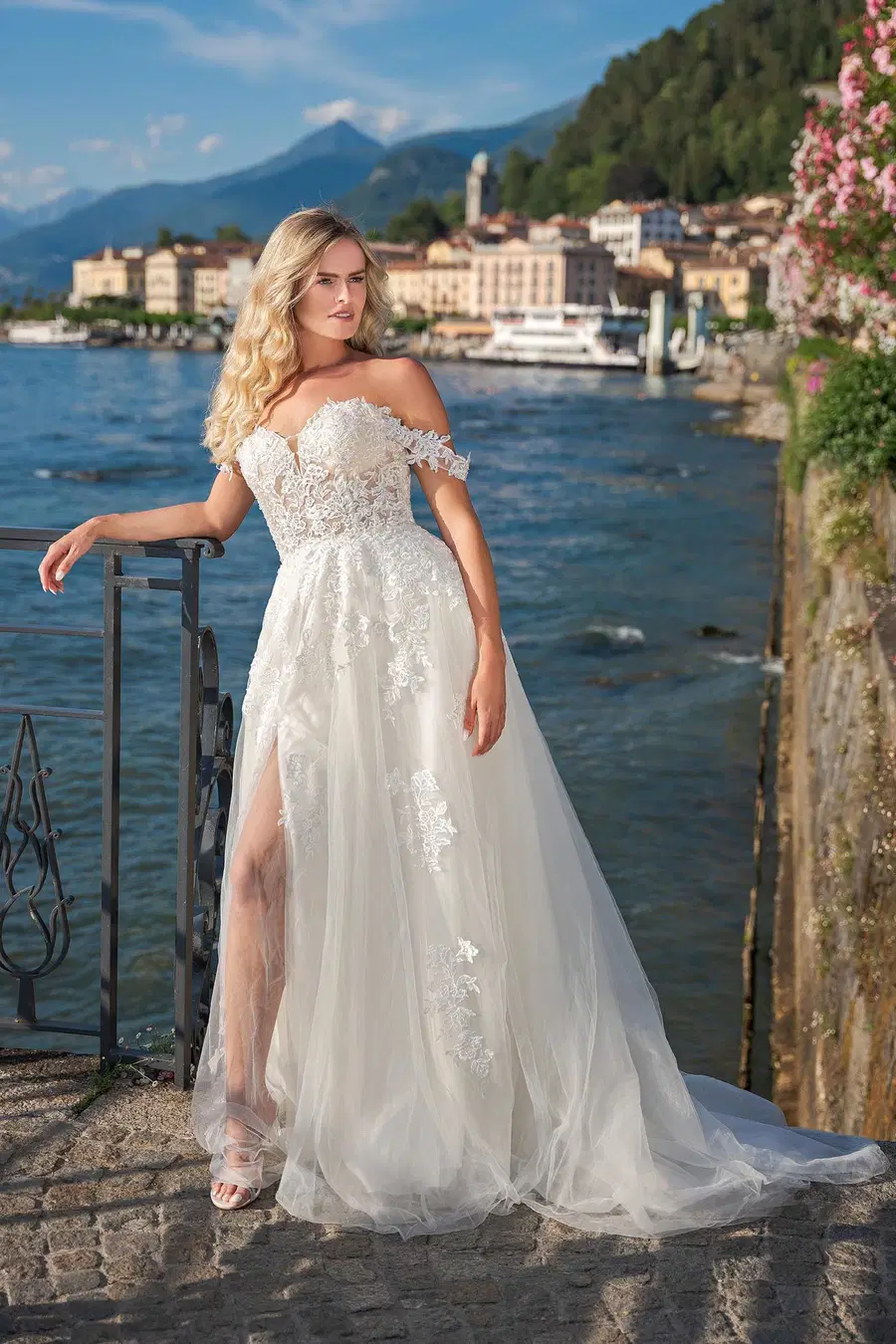 VN02 ivory by Vera Nova: A-Line silhouette, sweetheart neckline, sweep / brush train