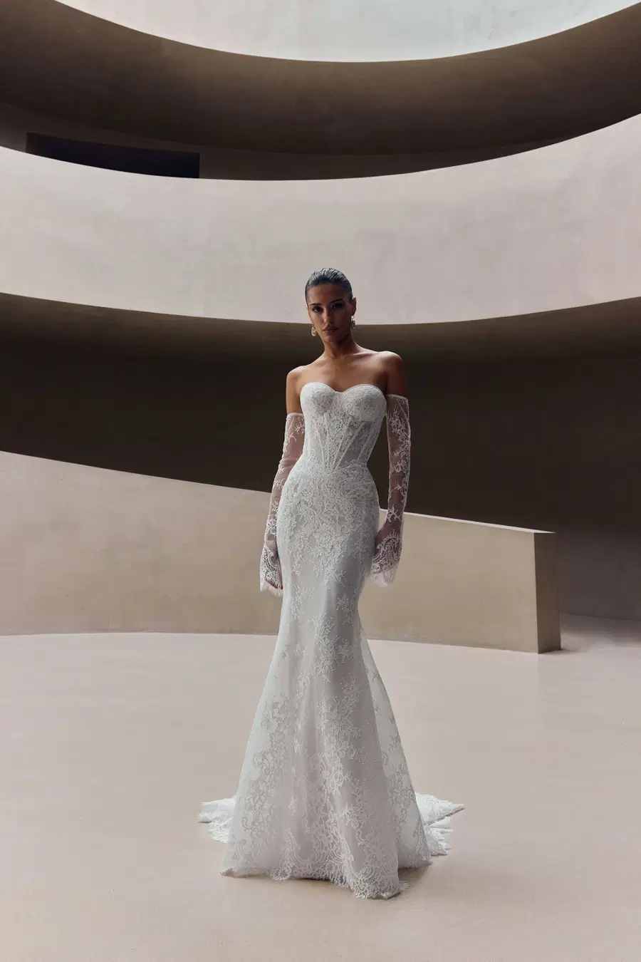 Azirine by Milla Nova: Mermaid silhouette, sleeveless, chantilly