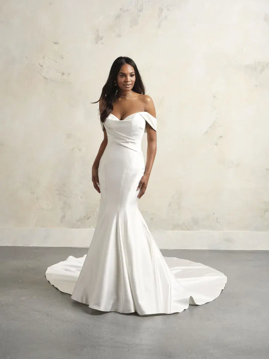 Leilani Marie by Maggie Sottero: Mermaid silhouette, sweetheart neckline, sleeveless, satin