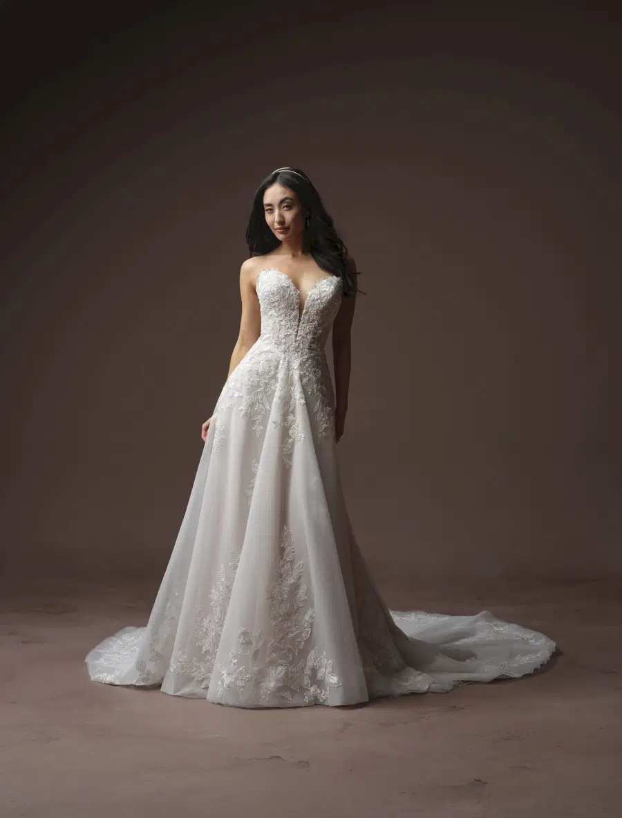BERNADINE by Rebecca Ingram: A-Line silhouette, sweetheart neckline, cap sleeves, lace