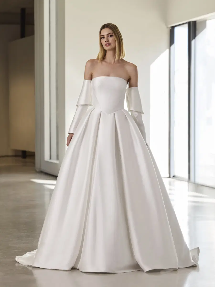 JANETTE by Pronovias - view 5 of 5
