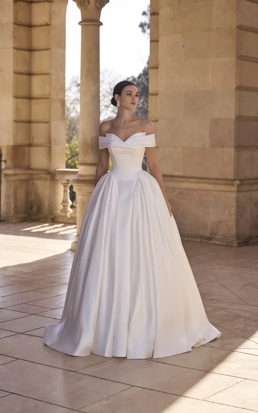 Hadlee by Veni Infantino: Ball Gown silhouette, off-shoulder neckline, sleeveless, satin