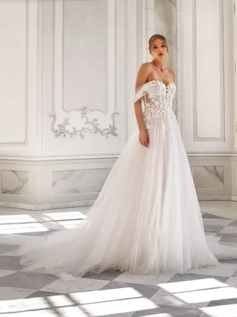 Pearl wedding dress by Vanilla Sposa, A-line, lace