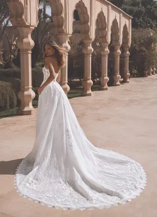 Venice by Enzoani - view 6 of 10