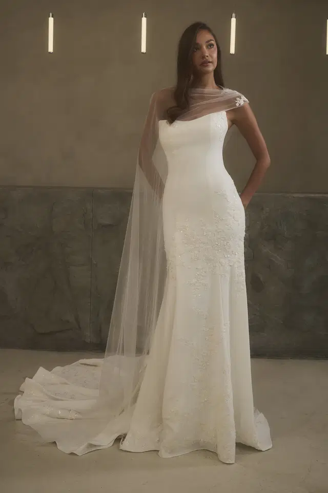 2626 by Casablanca Bridal: Fit & Flare silhouette, straight neckline, organza
