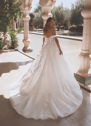 Vogue by Enzoani - view 6 of 8