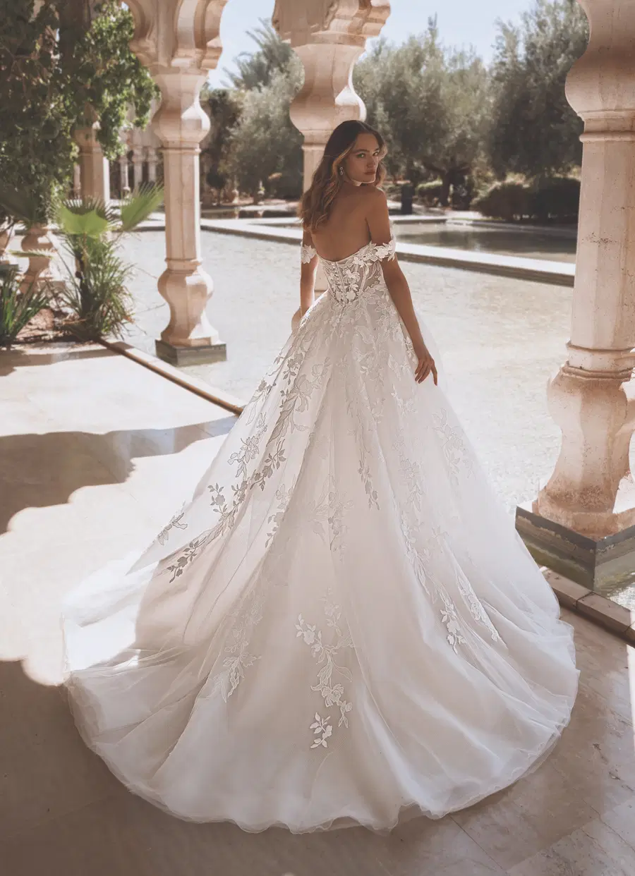 Vogue by Enzoani - view 6 of 8